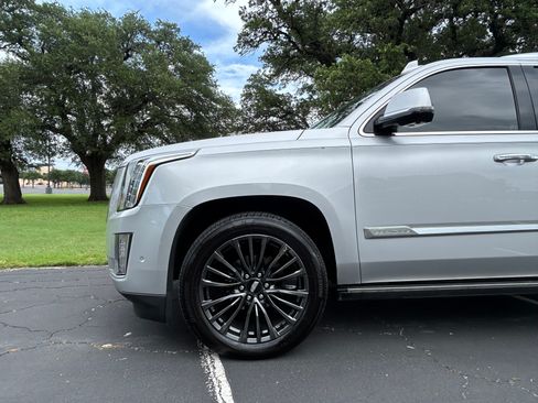 Used 2017 Cadillac Escalade 2WD Platinum image 23