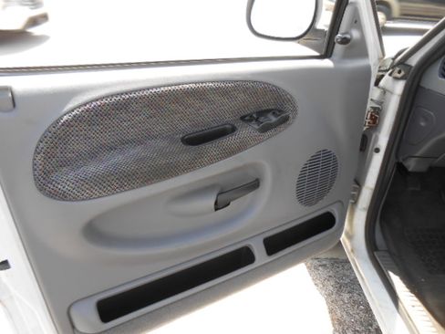 Used 2001 Dodge Ram 1500 Truck 2WD Club Cab image 11