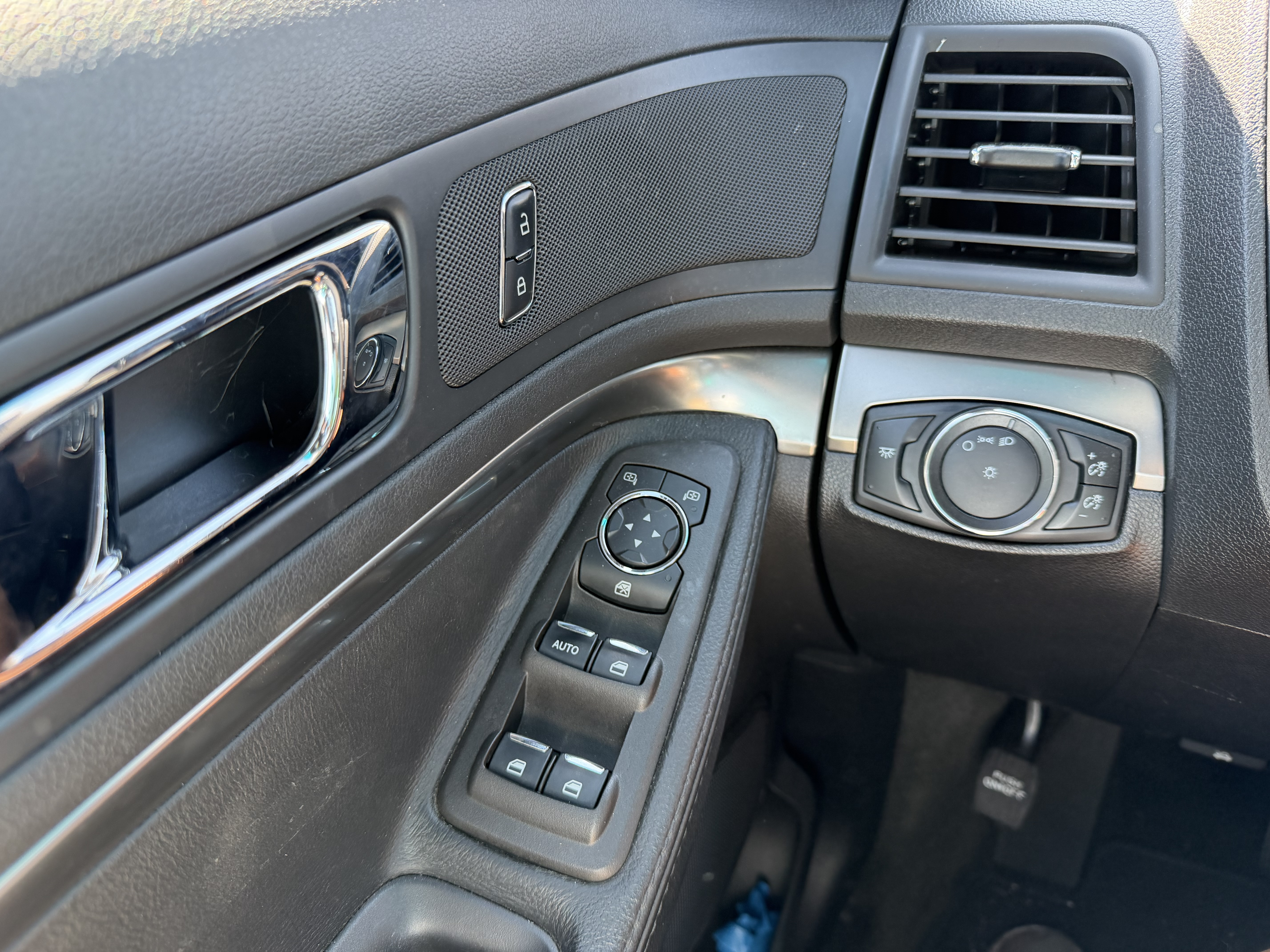 Used 2014 Ford Taurus Police Interceptor AWD/4WD image 11