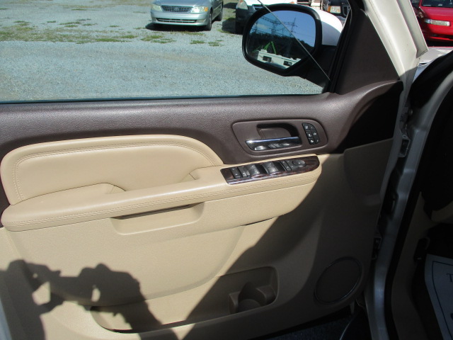 Used 2012 GMC Yukon AWD Denali image 20