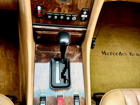 Used 1988 Mercedes-Benz 560 SL UNAVAIL image 39