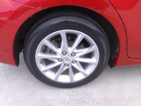 Used 2012 Toyota Prius V Five image 38