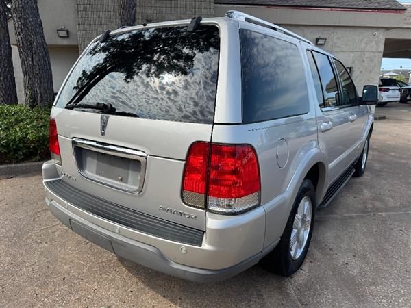Used 2005 Lincoln Aviator Luxury RWD image 4