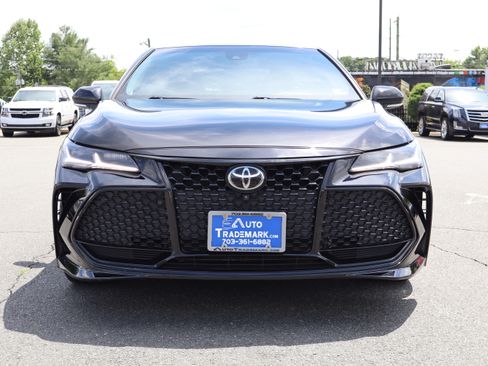 Used 2022 Toyota Avalon Touring FWD image 3
