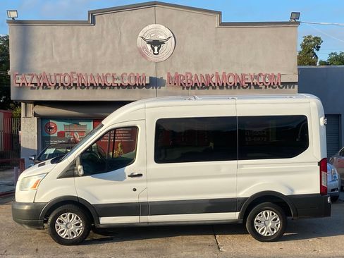 Used 2015 Ford Transit 150 XLT image 1