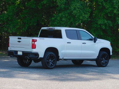 Used 2024 Chevrolet Silverado 1500 LT Trail Boss image 11