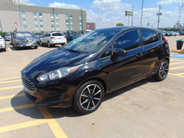 Used 2015 Ford Fiesta SE Hatchback FWD image 4