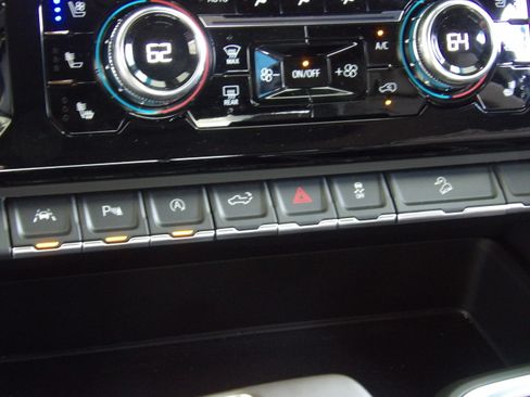 Used 2026 GMC Sierra 1500 4x4 Crew Cab Denali image 8