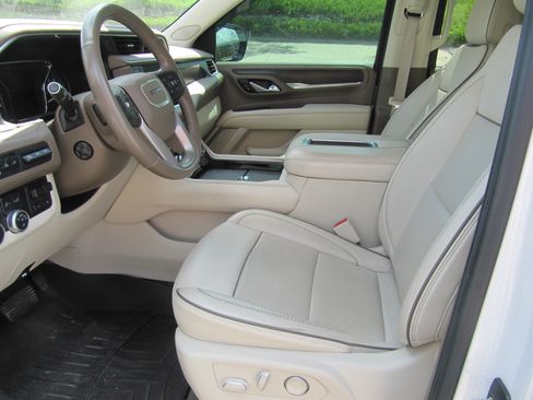 Used 2021 GMC Yukon 4WD Denali image 14
