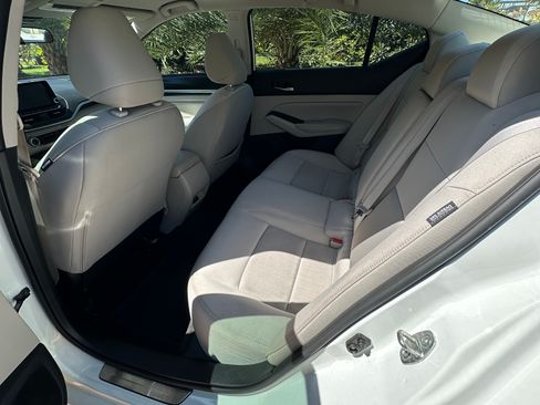 Used 2022 Nissan Altima 2.5 SV AWD image 6