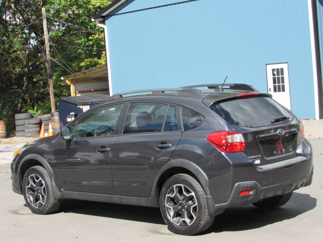 Used 2013 Subaru XV Crosstrek 2.0i Limited AWD/4WD image 6