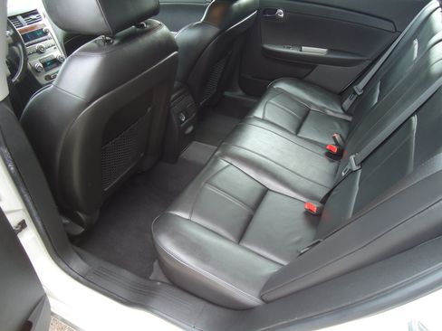 Used 2010 Chevrolet Malibu LTZ image 11