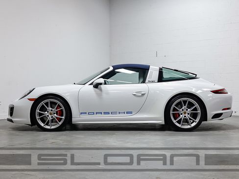 Used 2019 Porsche 911 Targa 4 GTS image 3