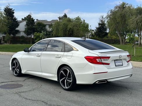 Used 2022 Honda Accord Sport image 3