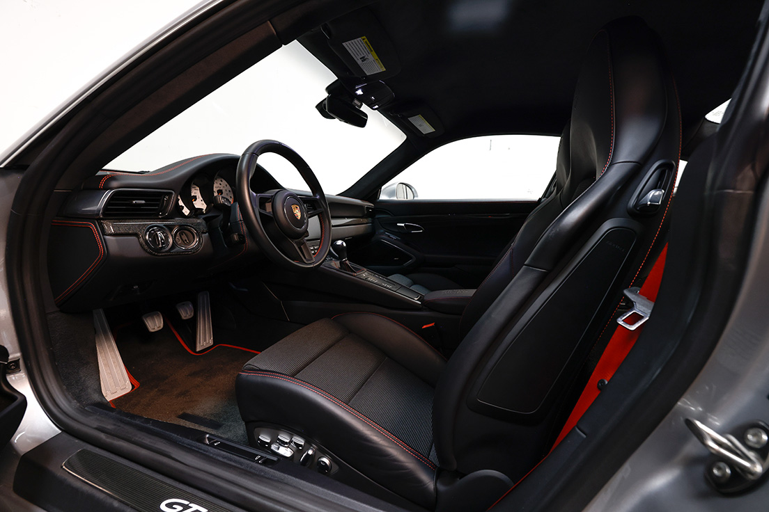 Used 2018 Porsche 911 GT3 Touring RWD image 10