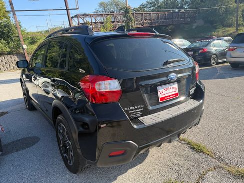 Used 2017 Subaru Crosstrek 2.0i Premium image 4