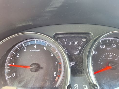 Used 2016 Nissan Versa SV image 7