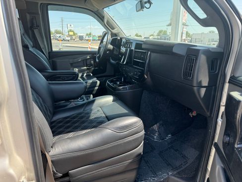 Used 2023 Chevrolet Express 2500 LT image 7