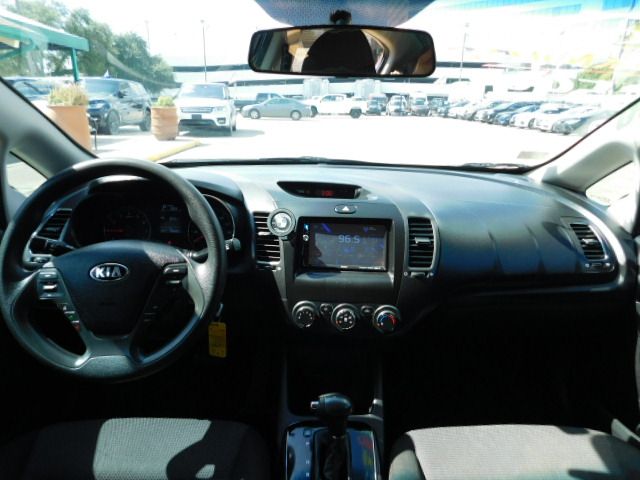 Used 2017 Kia Forte LX Sedan FWD image 12