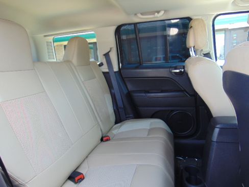 Used 2017 Jeep Patriot 75th Anniversary image 23