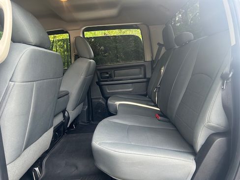 Used 2014 RAM 1500 4x4 Crew Cab ST image 23