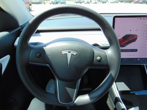 Used 2020 Tesla Model Y Long Range image 13