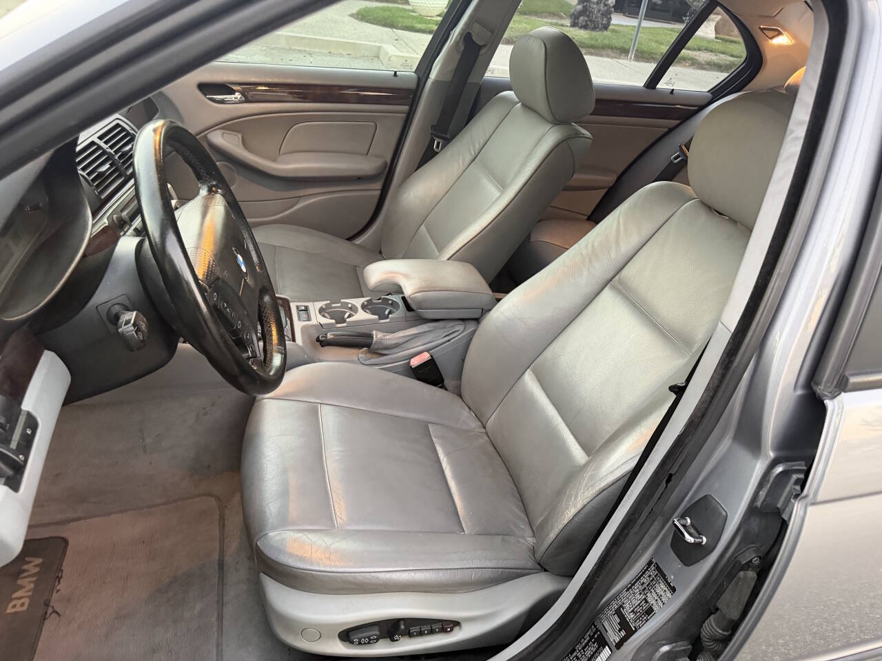 Used 2004 BMW 325i Sedan RWD image 15