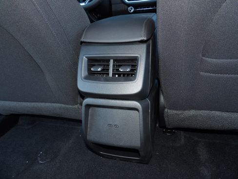 New 2026 Chevrolet Equinox EV LT image 28