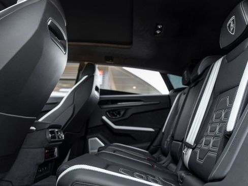 Used 2025 Lamborghini Urus SE AWD/4WD image 20