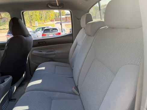 Used 2011 Toyota Tacoma PreRunner image 13