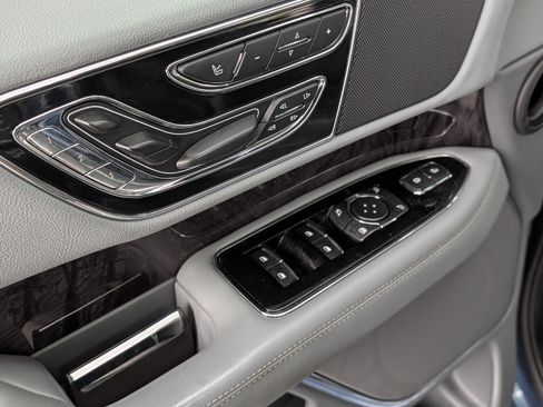 Used 2020 Lincoln Navigator Reserve Sport Utility 4D image 17