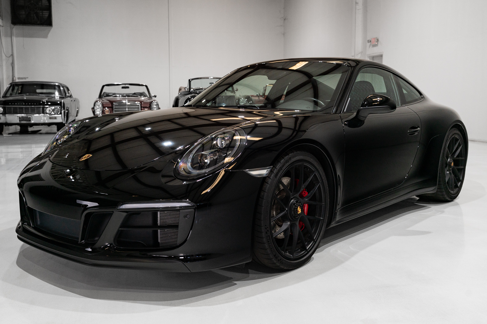Used 2019 Porsche 911 Carrera GTS Coupe RWD image 2