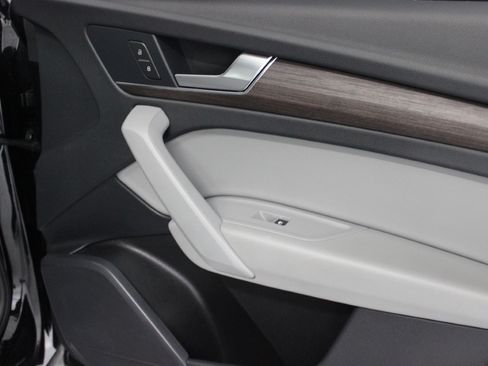 Used 2023 Audi Q5 2.0T Premium image 40