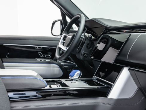 Used 2026 Land Rover Range Rover Long Wheelbase SE AWD/4WD image 28