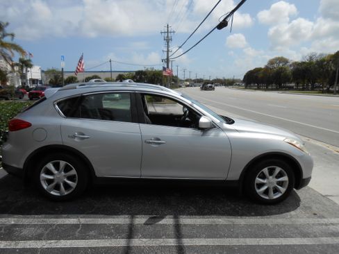 Used 2010 INFINITI EX35 Journey image 6