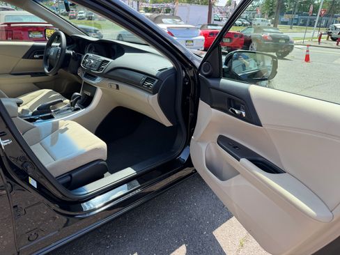 Used 2013 Honda Accord EX Sedan image 18