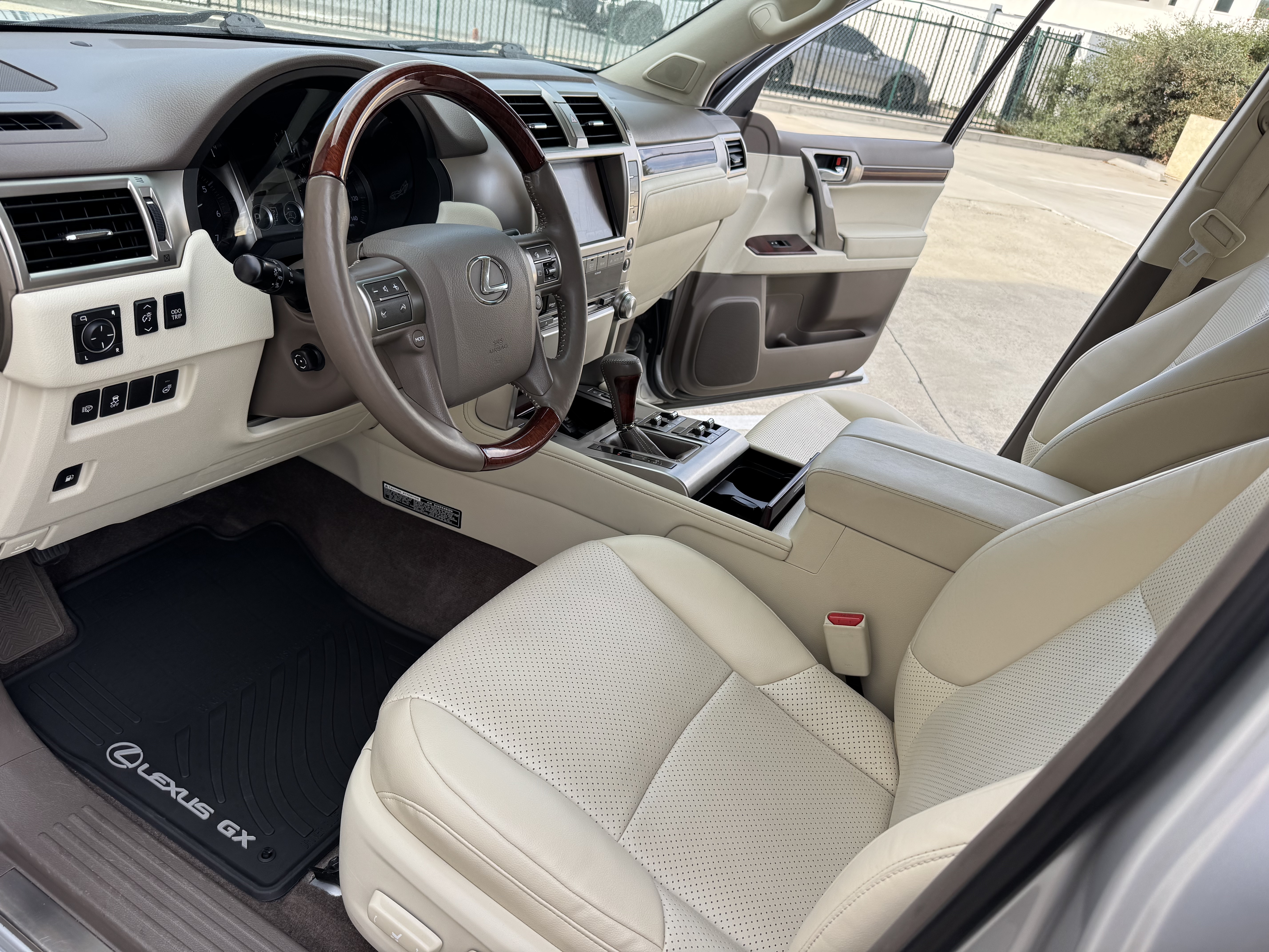 Used 2012 Lexus GX 460 Premium AWD/4WD image 17