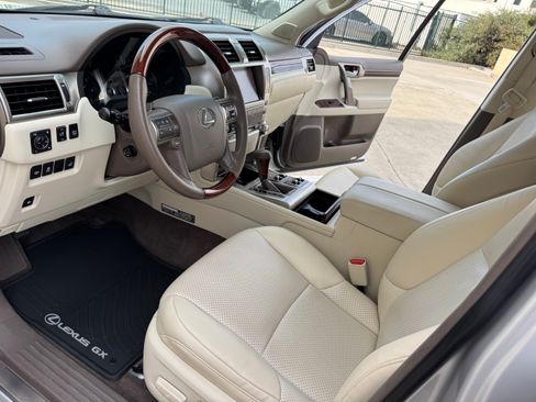 Used 2012 Lexus GX 460 Premium image 17