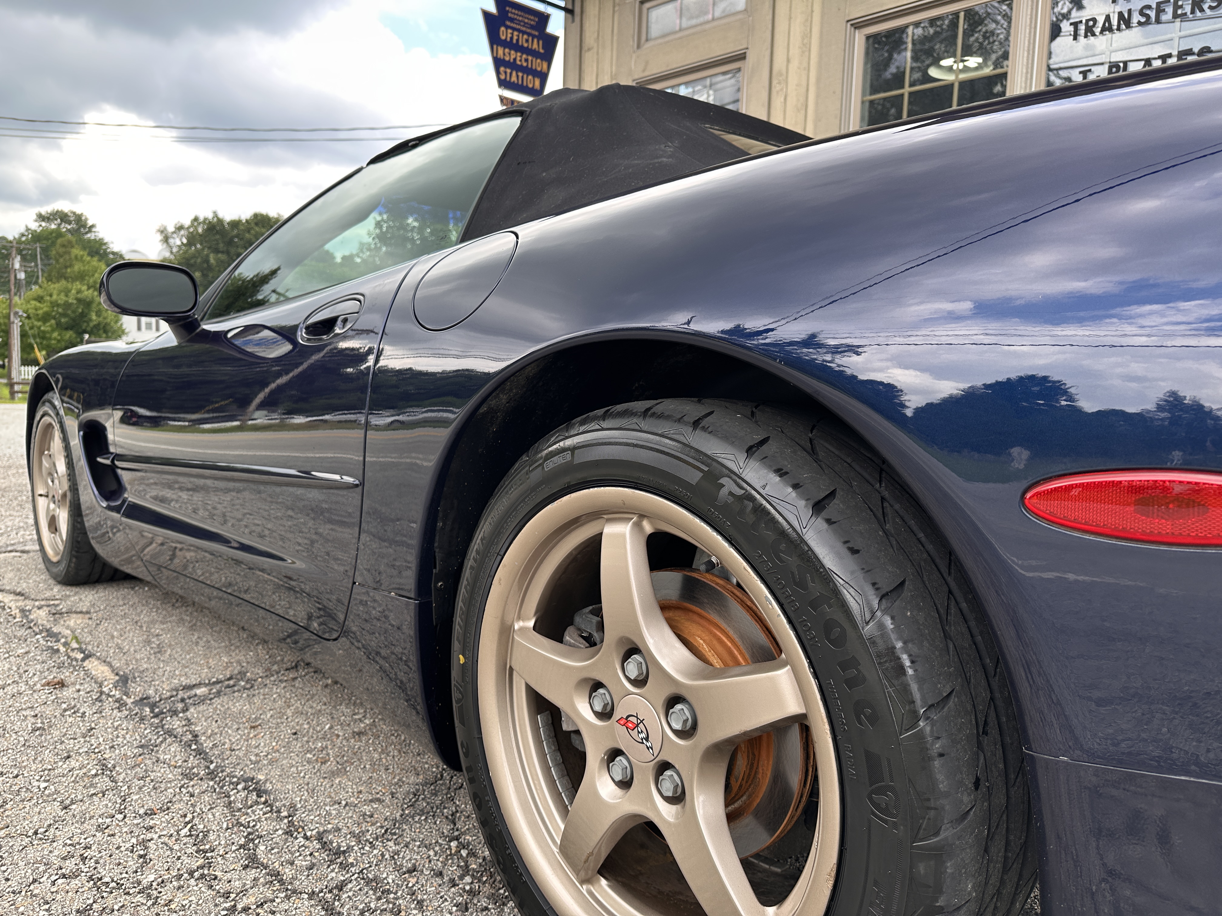 Used 1999 Chevrolet Corvette Convertible RWD image 7