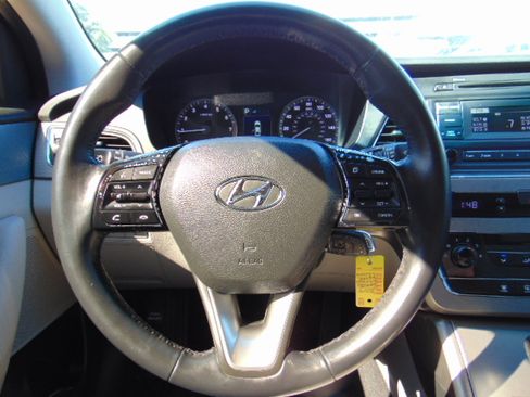 Used 2017 Hyundai Sonata SE image 14