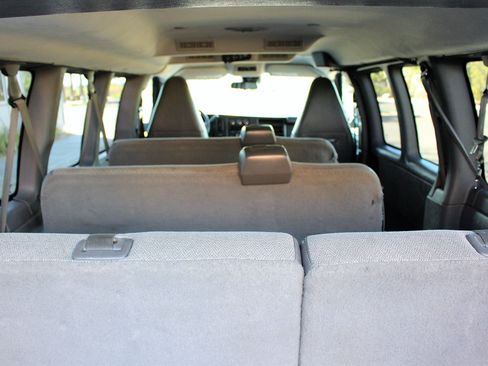 Used 2019 Chevrolet Express 3500 LT image 24