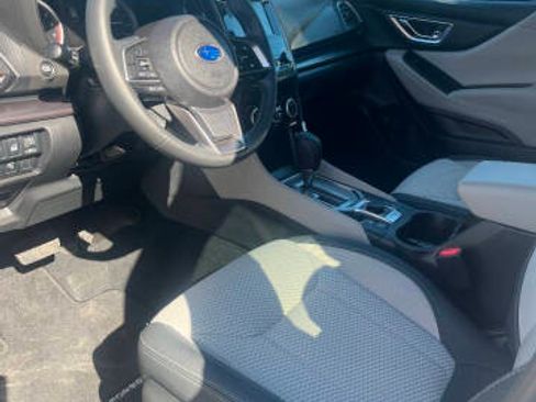 Used 2024 Subaru Forester Premium image 2