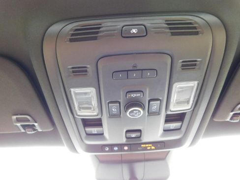 Used 2021 Cadillac Escalade ESV Premium Luxury image 22