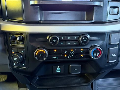 Used 2024 Ford F350 4x4 Crew Cab Super Duty image 14
