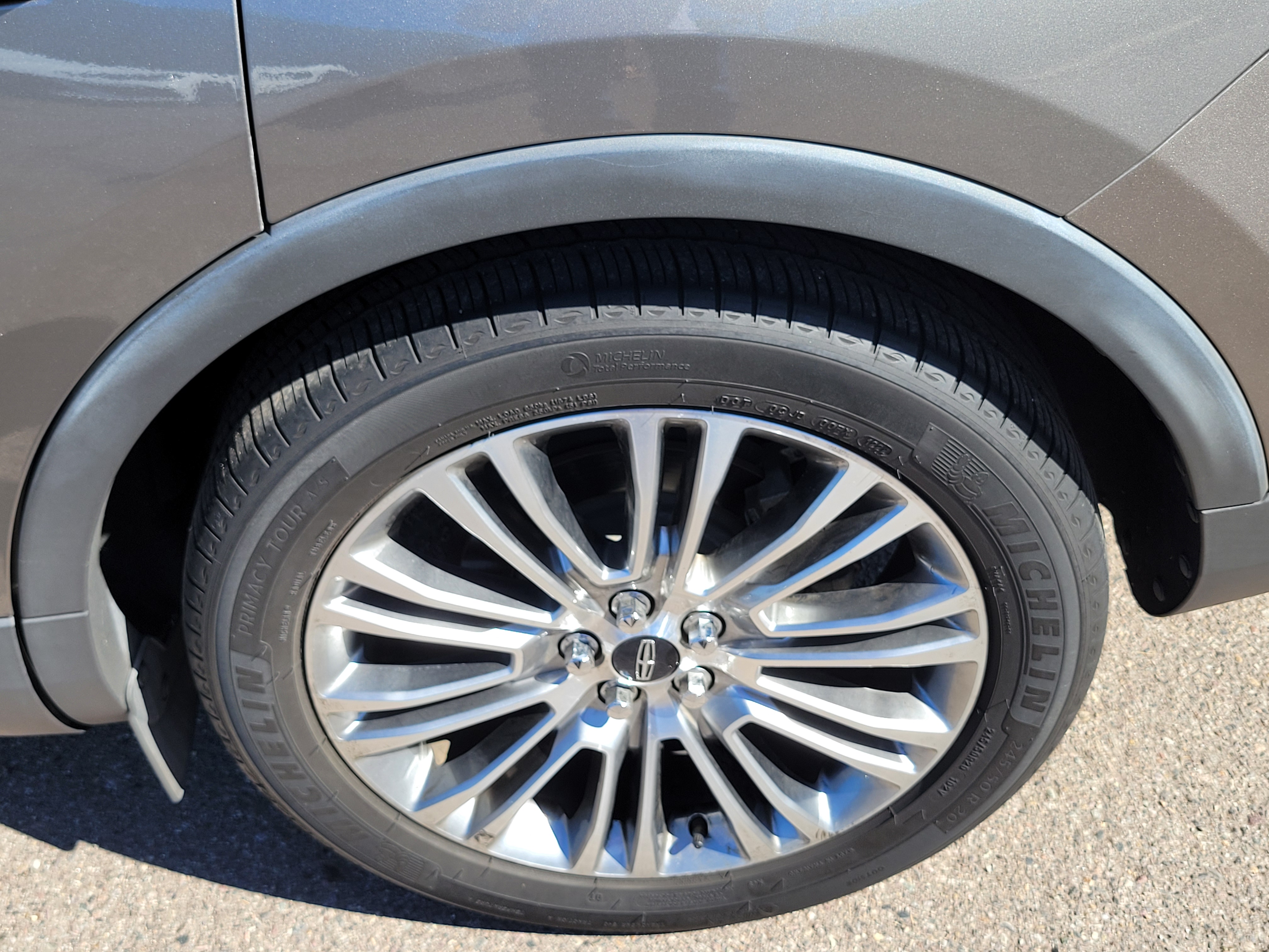 Used 2017 Lincoln MKX FWD Reserve image 12