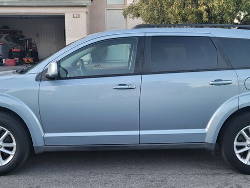 Used 2013 Dodge Journey SXT image 9