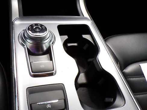 Used 2021 Ford Edge SEL image 11