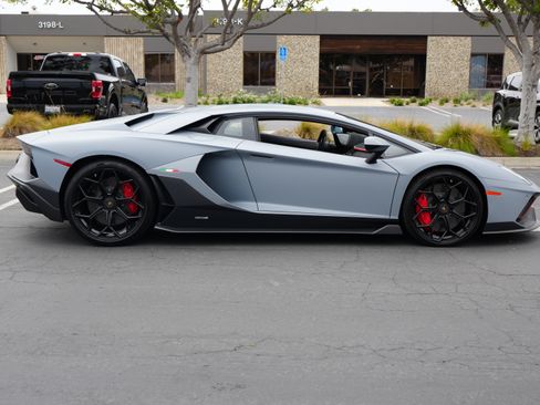 Used 2022 Lamborghini Aventador LP 780-4 Ultimae Coupe AWD/4WD image 4
