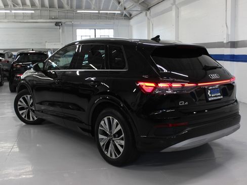 Used 2023 Audi Q4 e-tron Premium RWD image 14