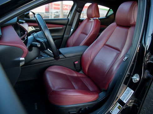 Used 2021 MAZDA MAZDA3 w/ Premium Package image 15